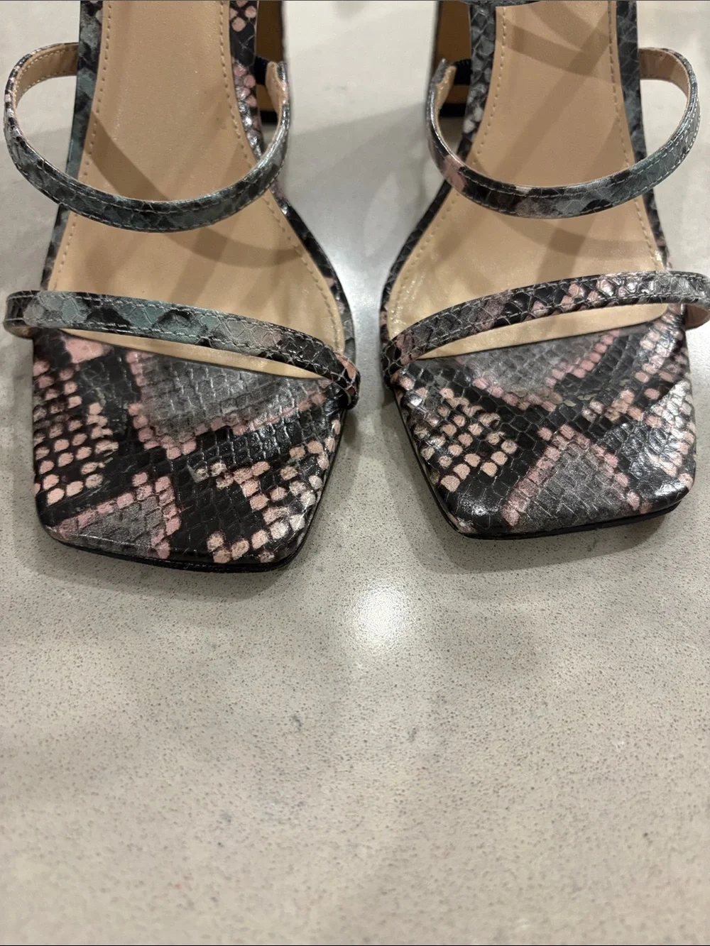 Vince camuto snake skin pink black blue criss cross 3.75” heels 7 worn once - Picture 4 of 7